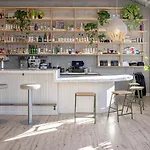 The Jesse Hotel & Bar