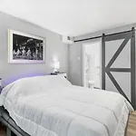 Charming Retro Studio