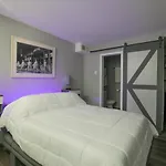 Charming Retro Studio