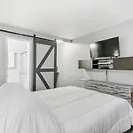 Charming Retro Studio