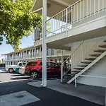 Motel 6-Reno, Nv - Virginia Plumb