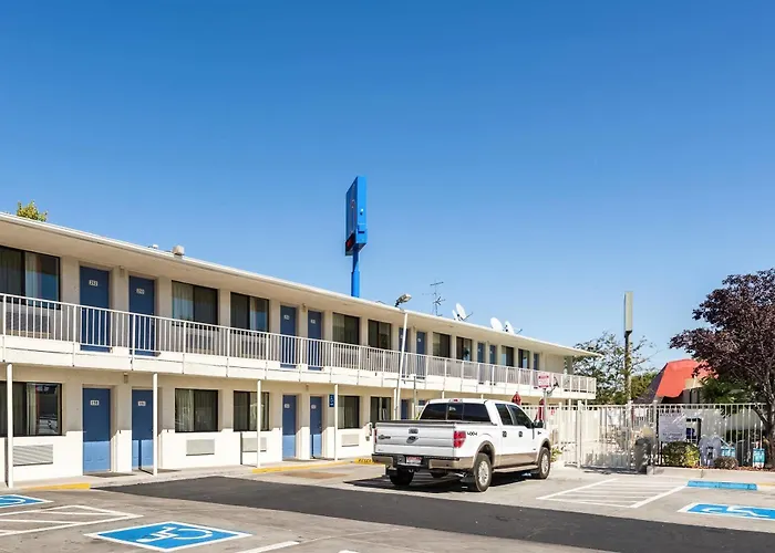 Motel 6-Reno, Nv - Virginia Plumb