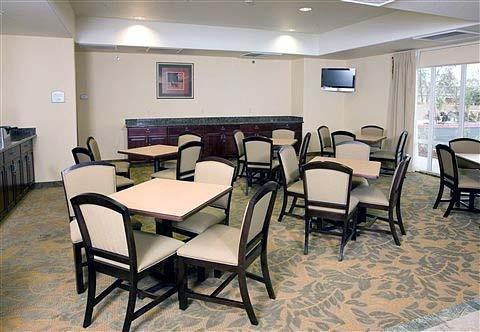 Comfort & Airport Convention Center Hotel 3*
