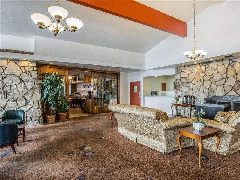 Lodge Econo Near Reno-sparks Convention Center