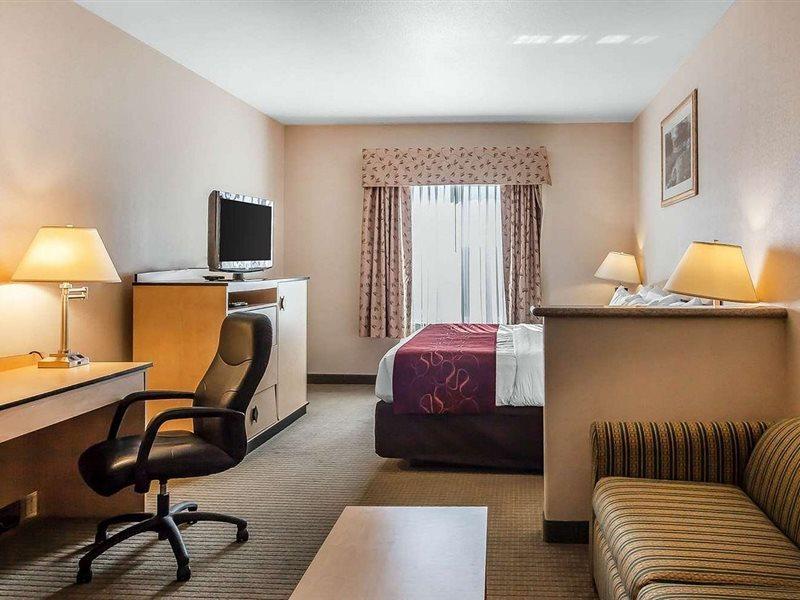 Comfort & Airport Convention Center Hotel Reno