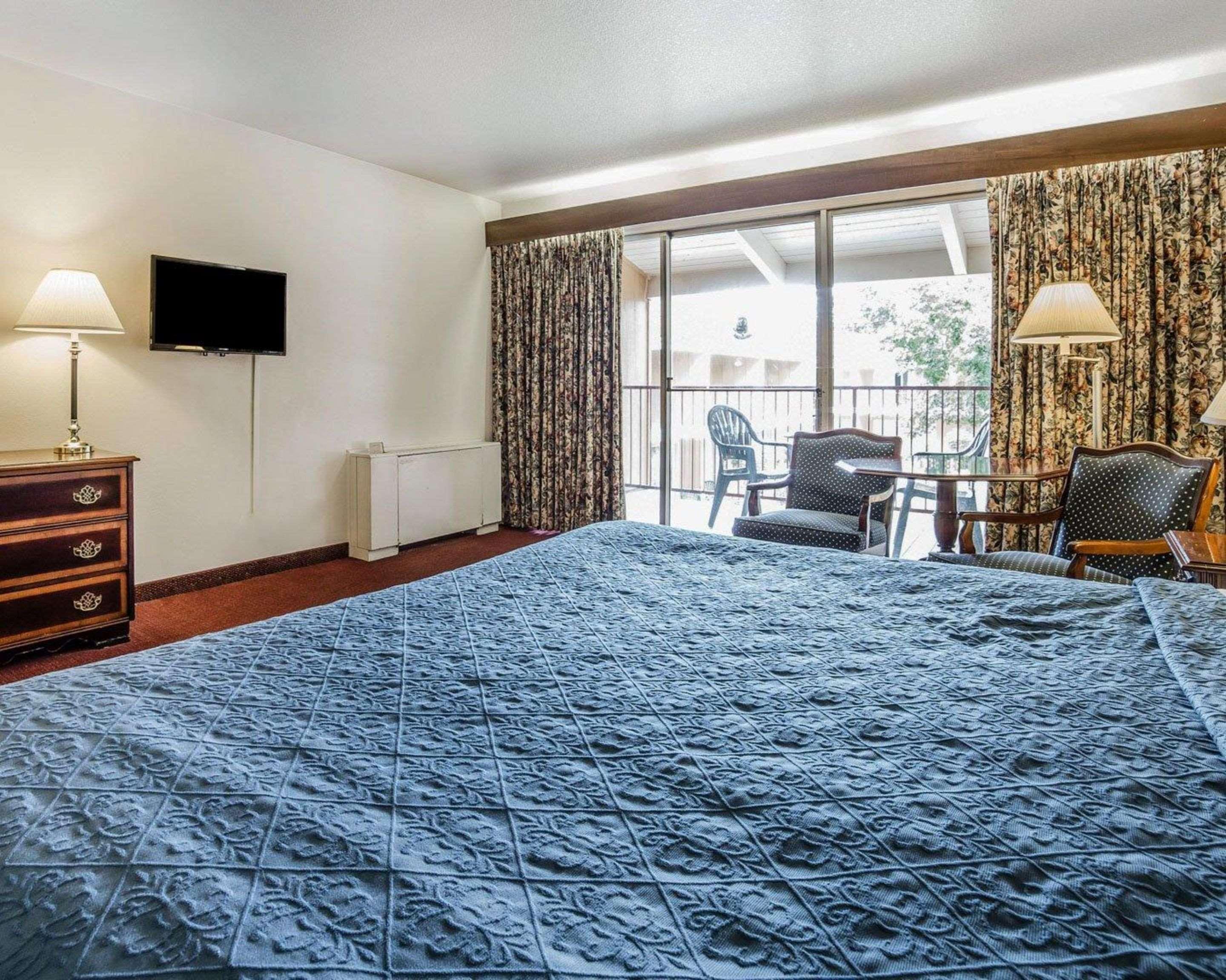 Econo Near Reno-sparks Convention Center Lodge *