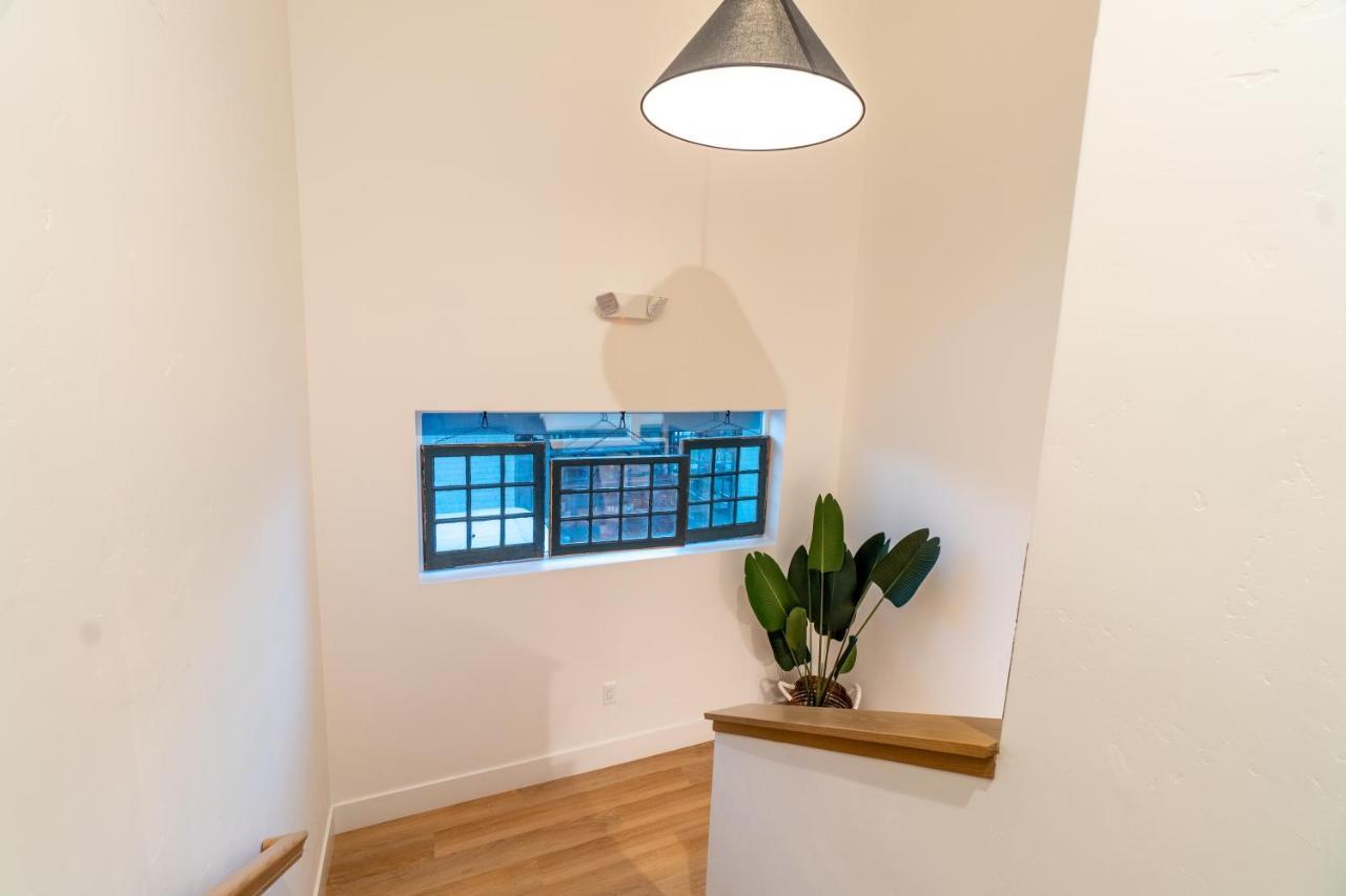 Luxury 4-bed In Riverside Heights! Apartment Reno