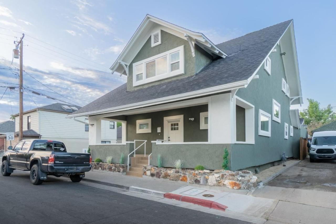 Apartment Luxury 4-bed In Riverside Heights! Reno
