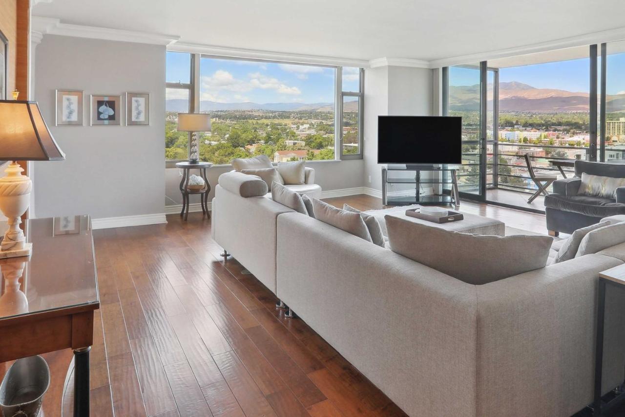 Downtown Penthouse With Panoramic Views