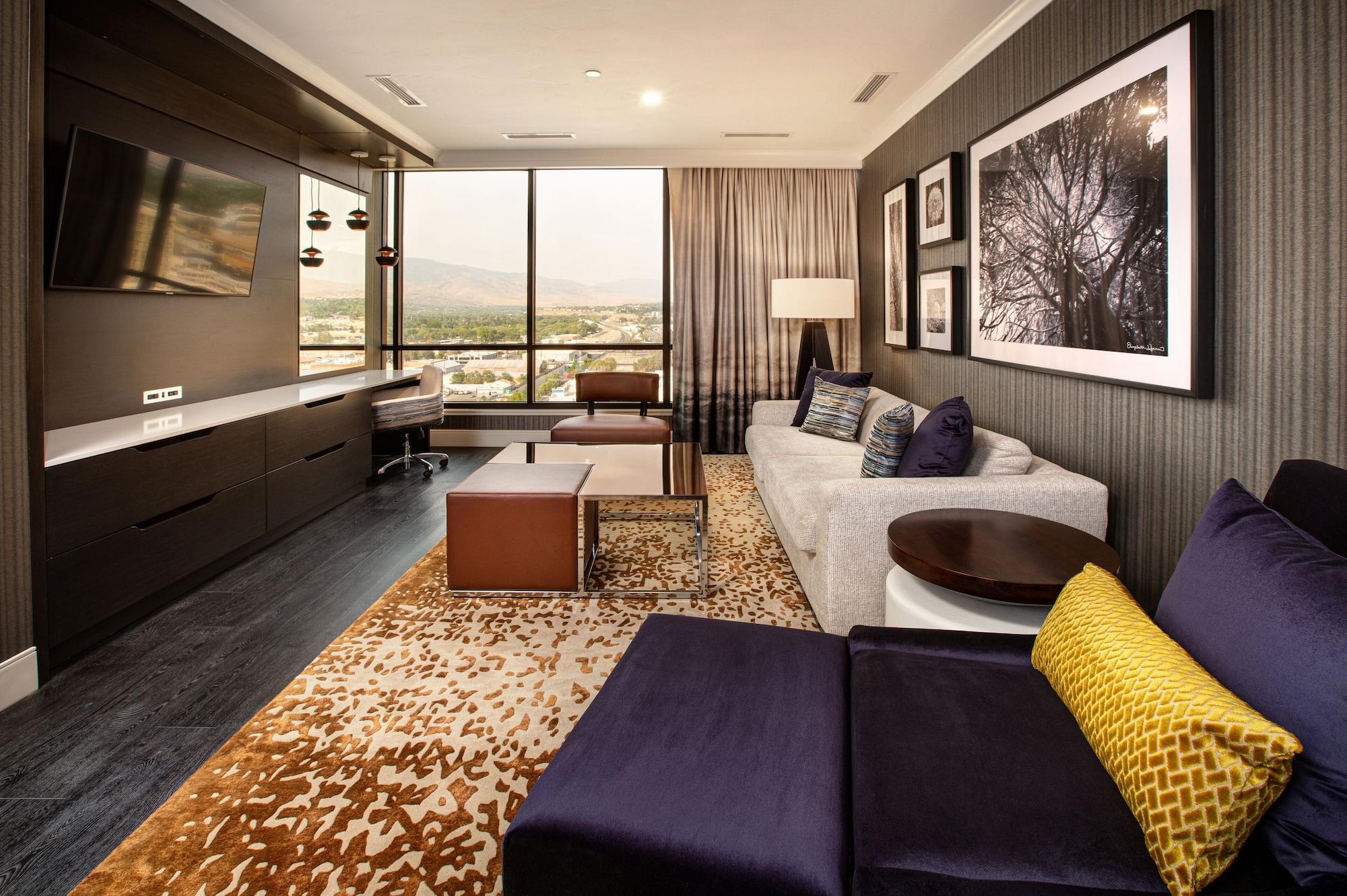 Hotel J