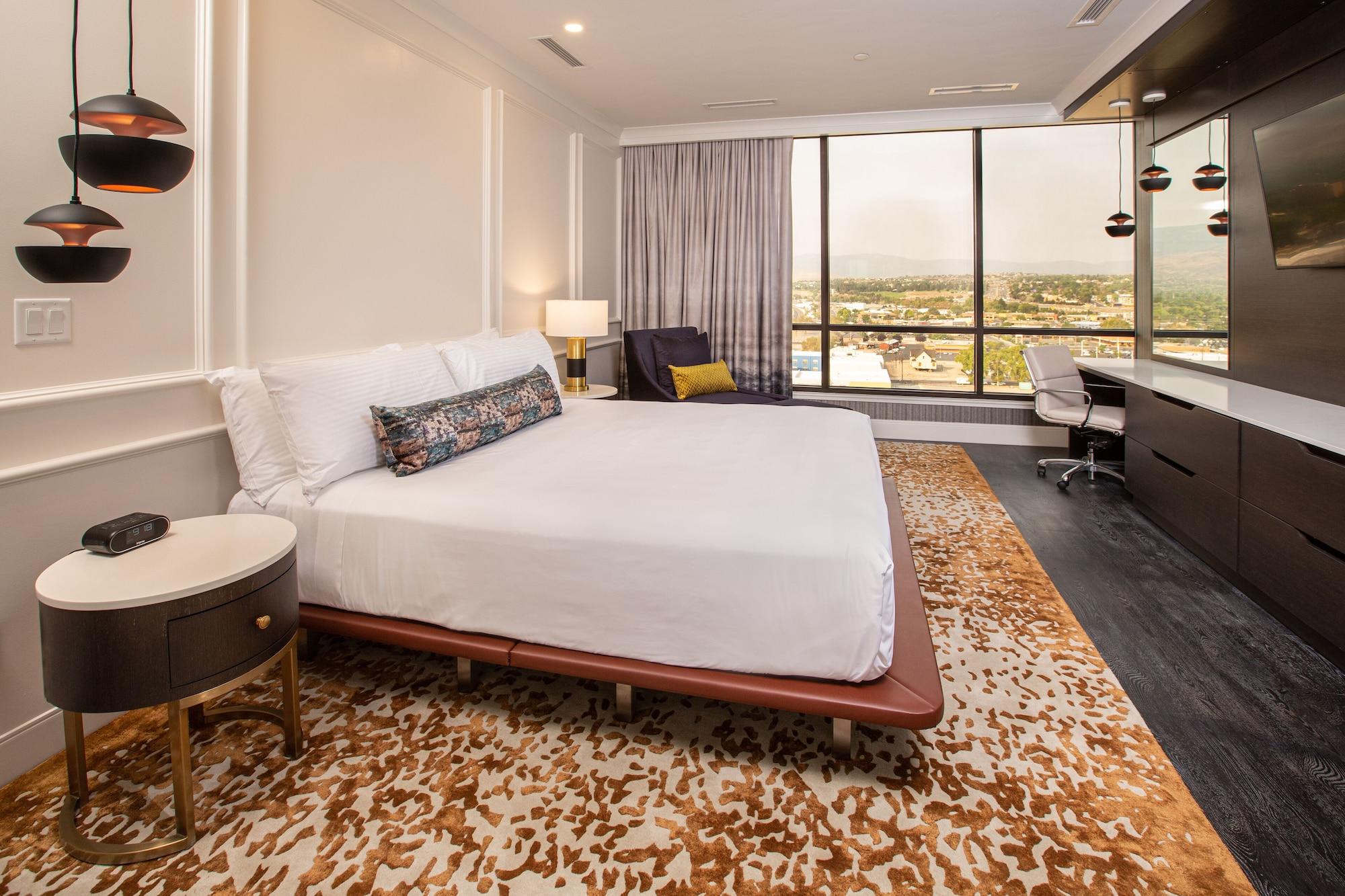 Hotel J 3*