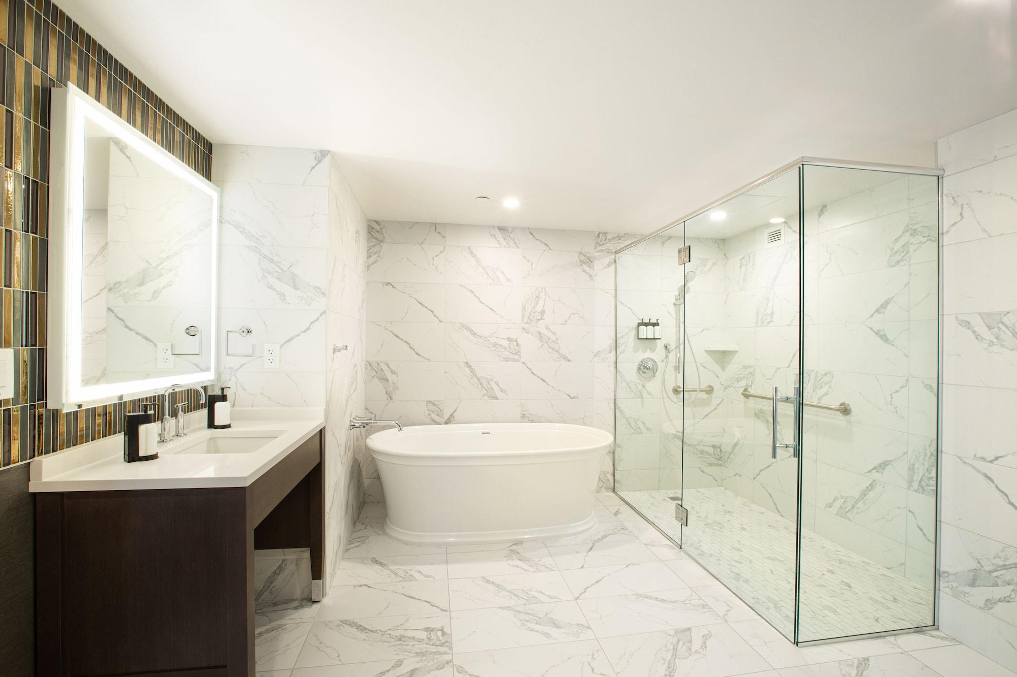 J Hotel