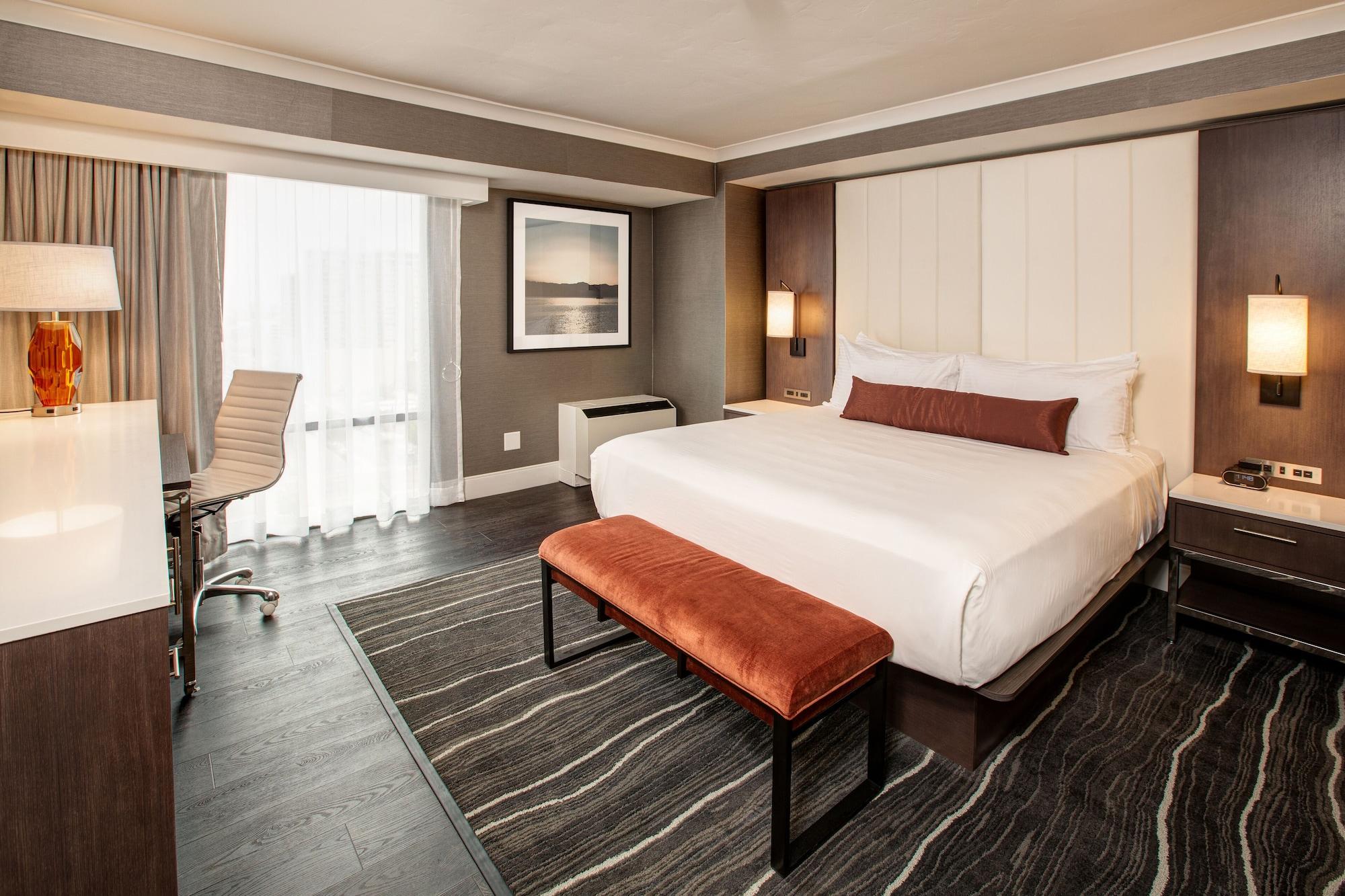 Hotel J