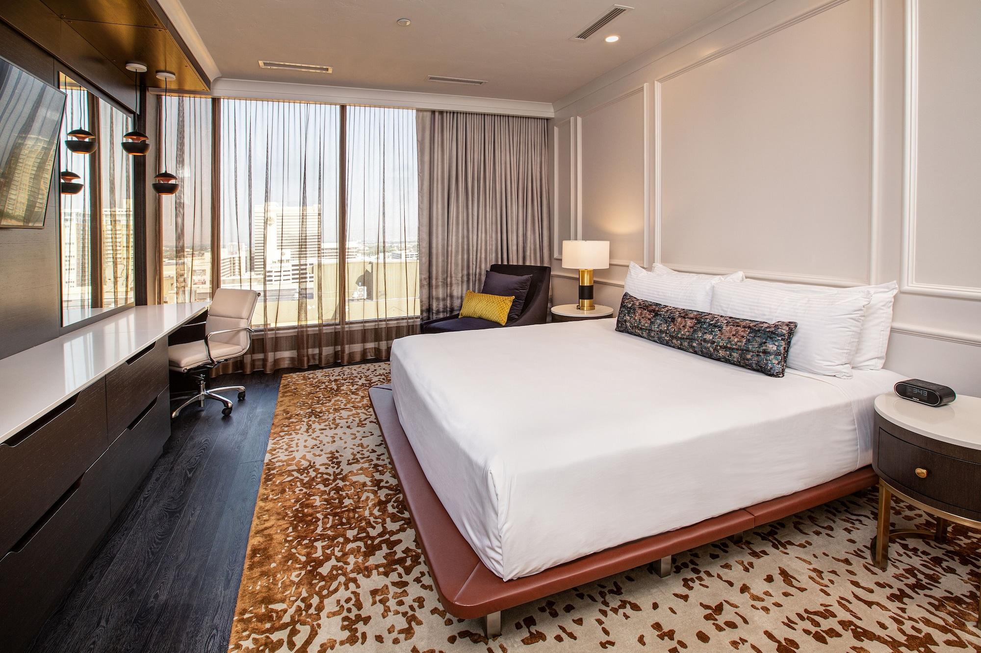 Hotel J