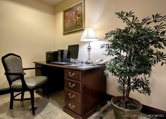 Hotel Comfort & Airport Convention Center 3*