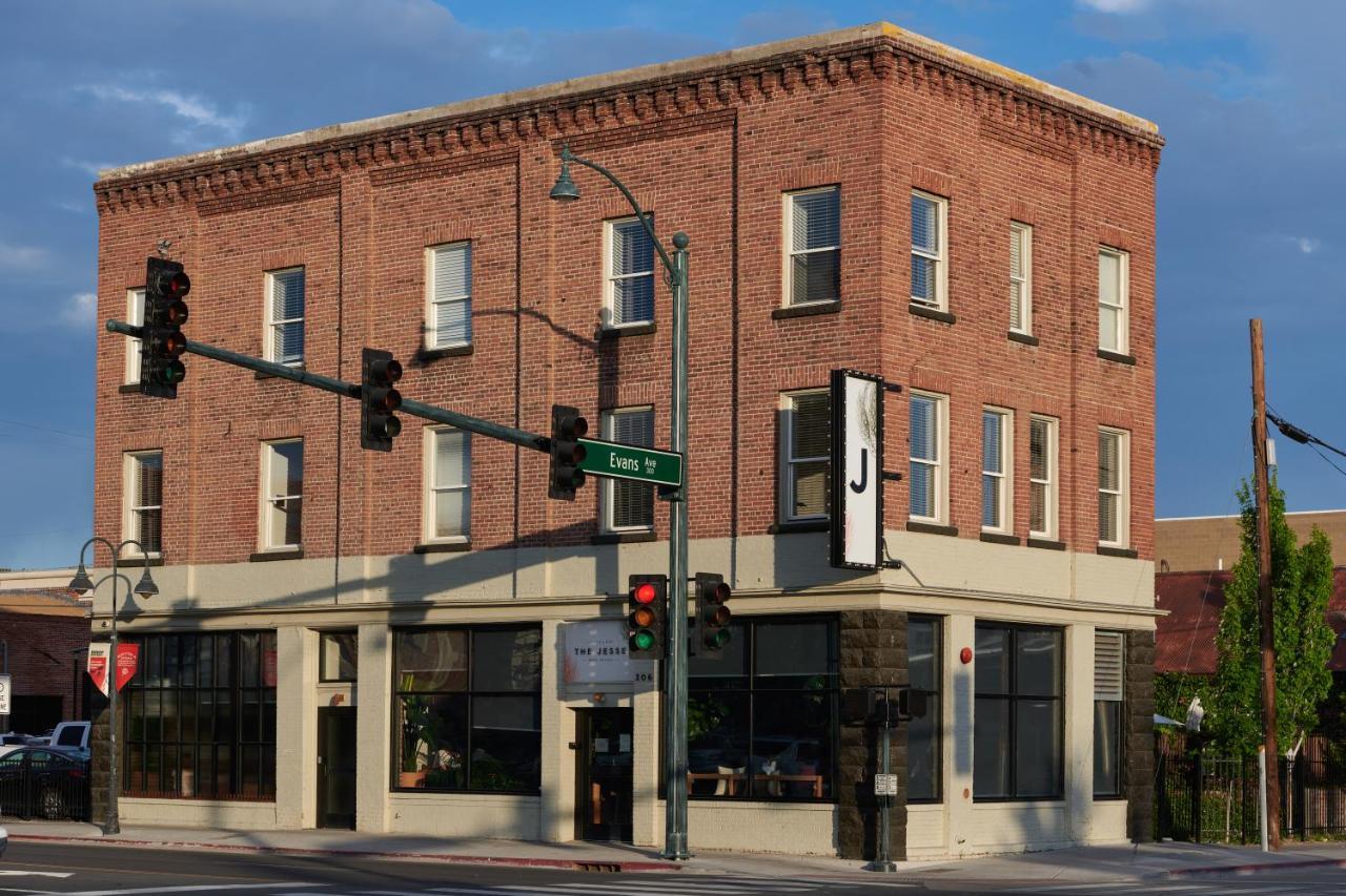 The Jesse & Bar Hotel 2*