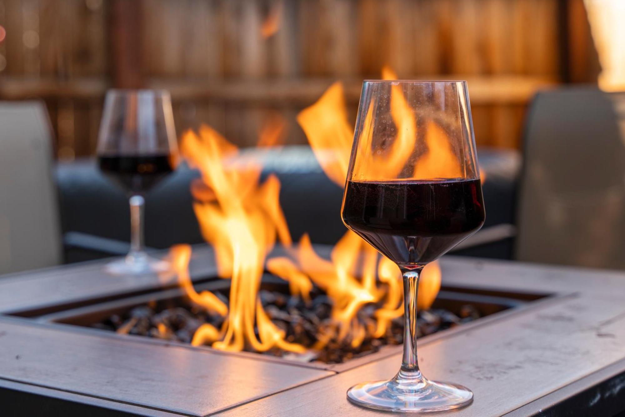 Apartment Hot Tub Firepit Patio Walk To Midtown Downtown Reno