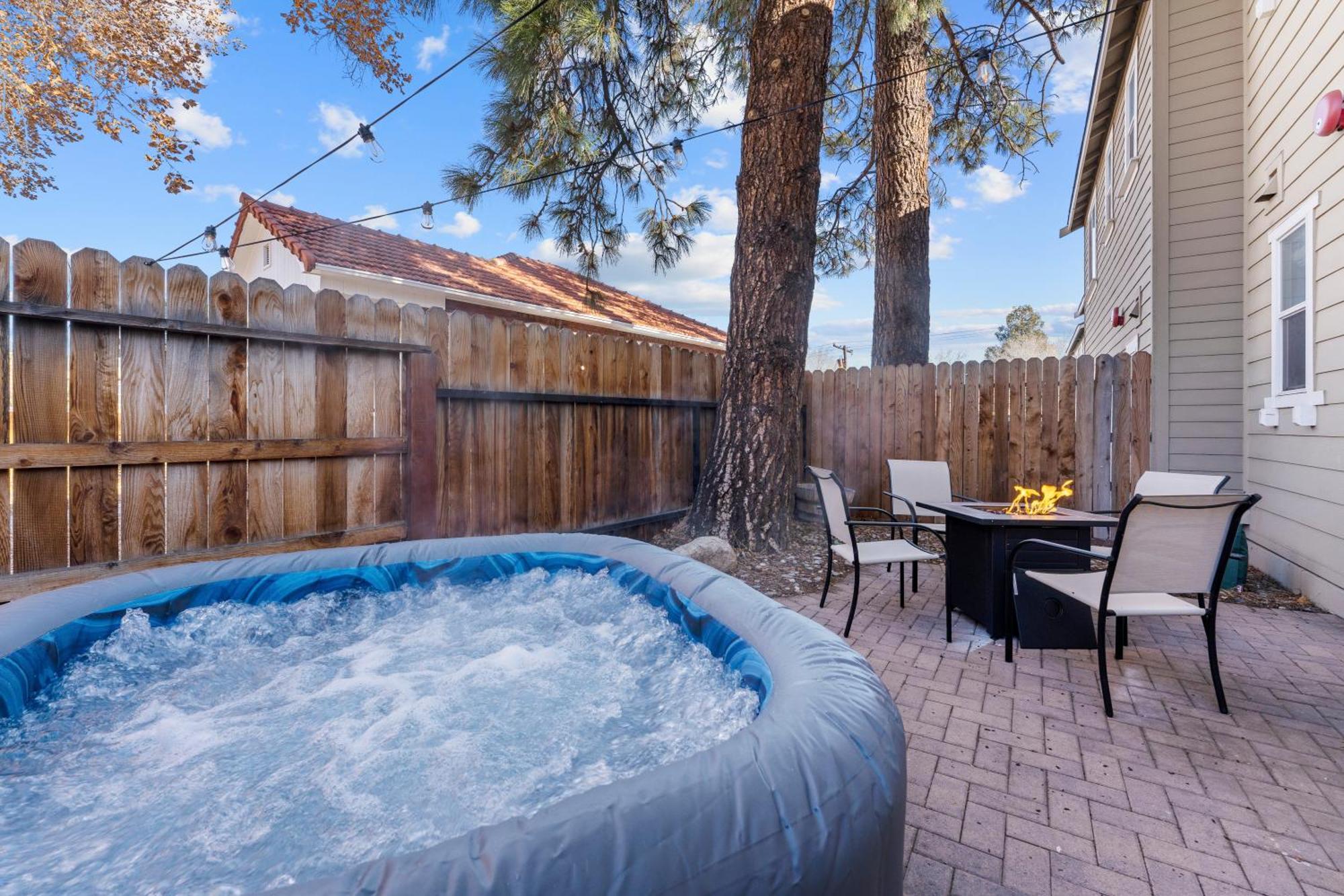 Hot Tub Firepit Patio Walk To Midtown Downtown
