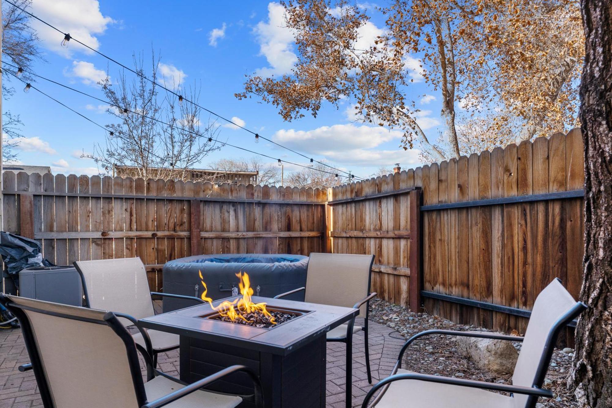 Hot Tub Firepit Patio Walk To Midtown Downtown Apartment