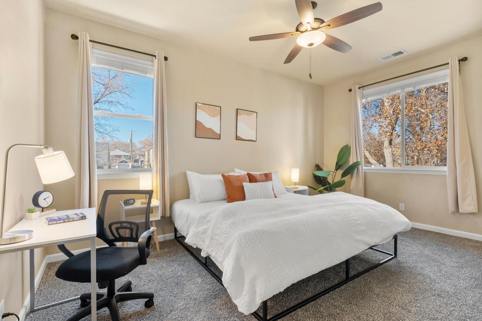 Hot Tub Firepit Patio Walk To Midtown Downtown Apartment *