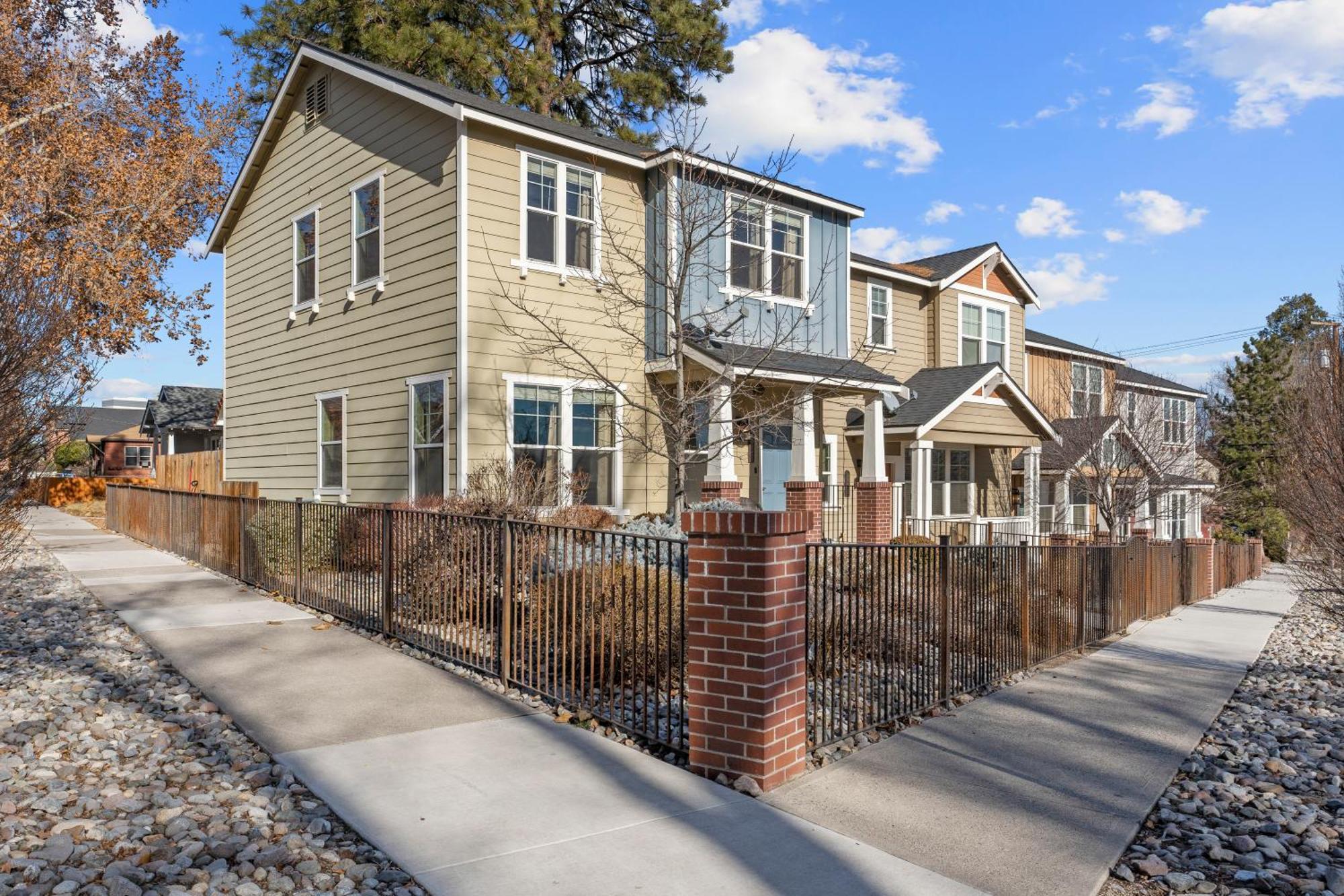Hot Tub Firepit Patio Walk To Midtown Downtown Apartment *