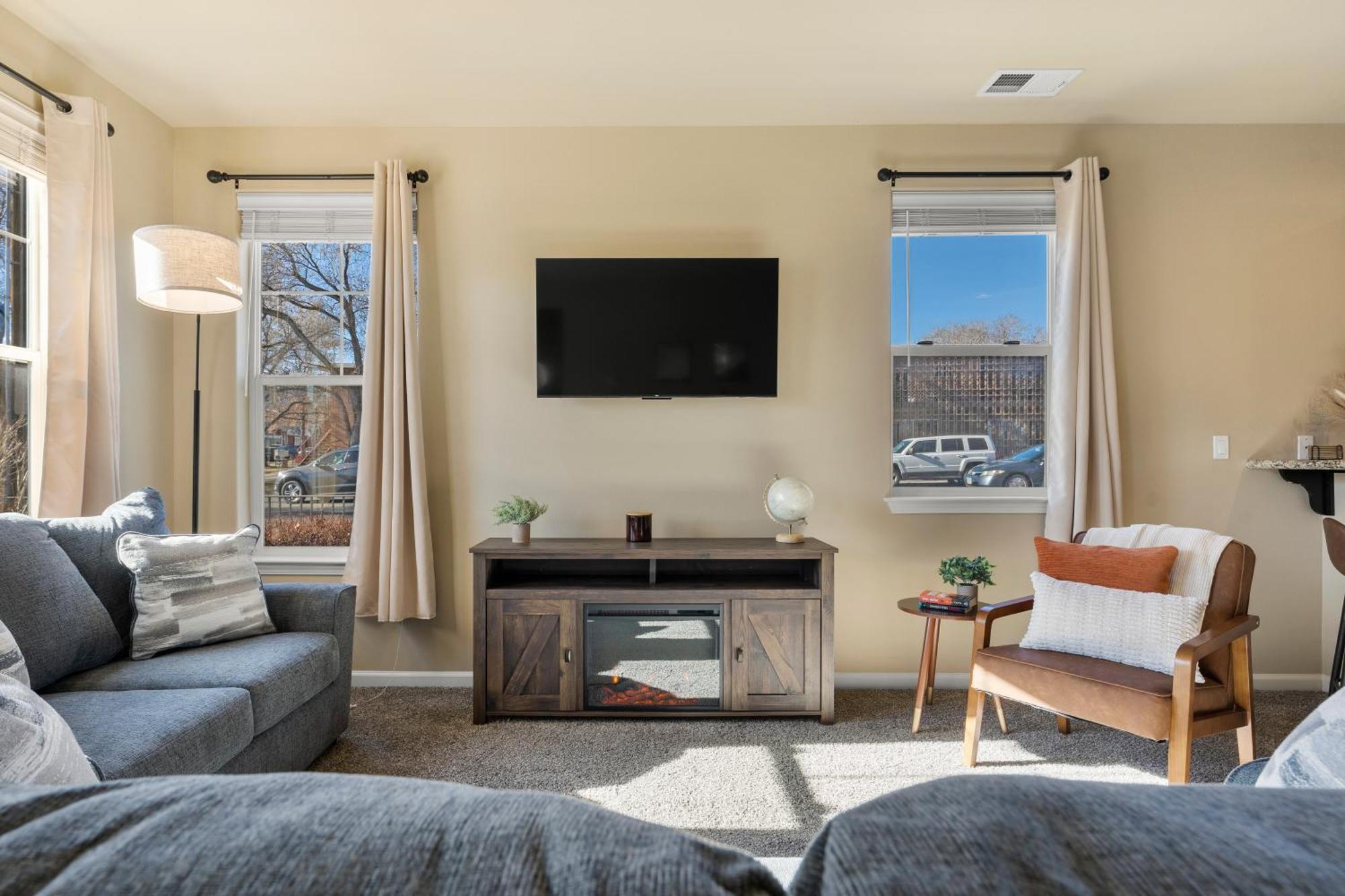 Apartment Hot Tub Firepit Patio Walk To Midtown Downtown