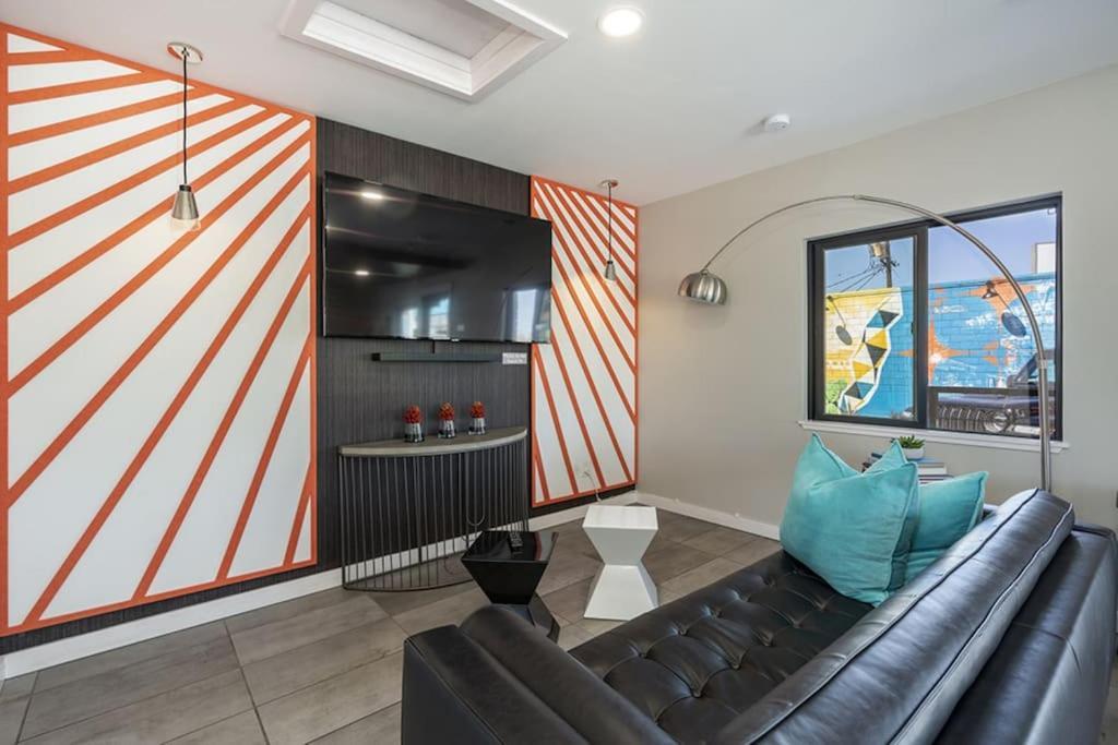 Apartment Downtown Chic Studio, Your Stylish Haven Reno