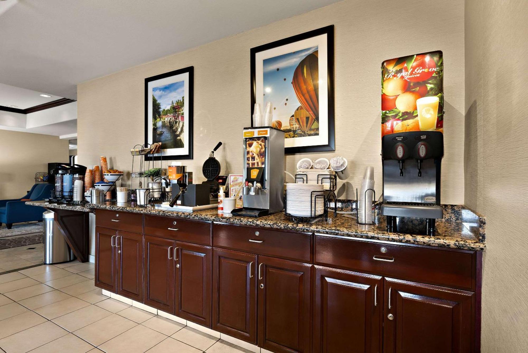 Hotel Comfort & Airport Convention Center Reno