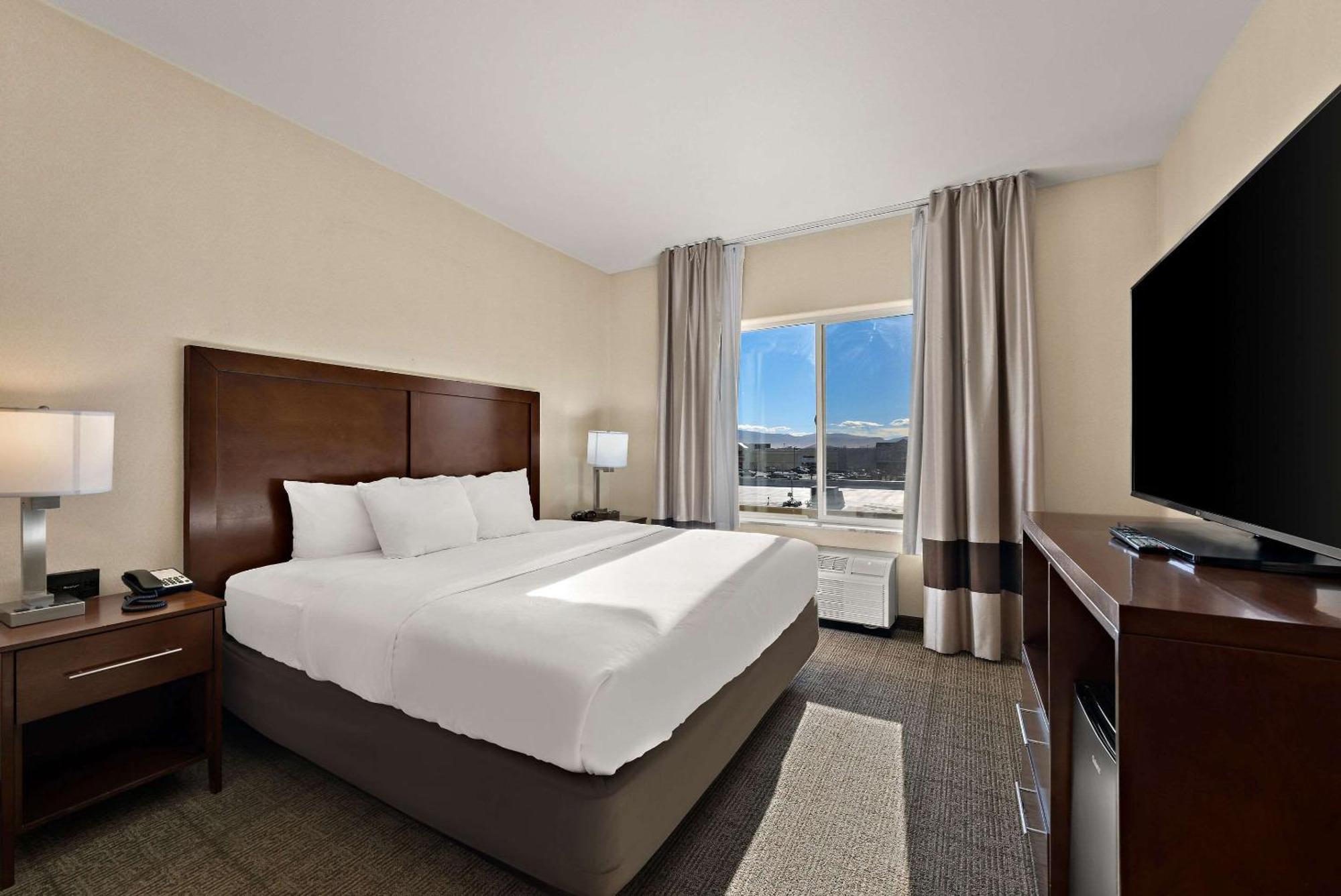 Comfort & Airport Convention Center 3* Reno
