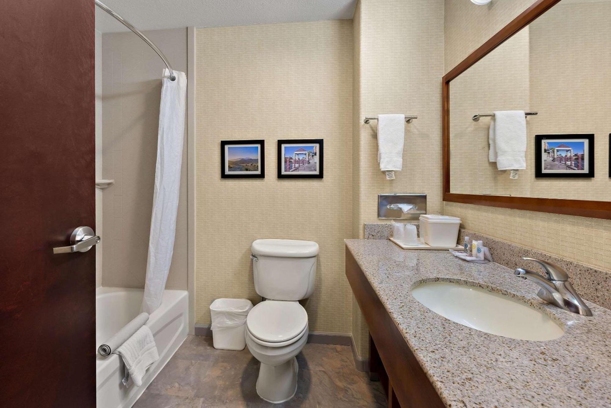 Comfort & Airport Convention Center 3* Reno