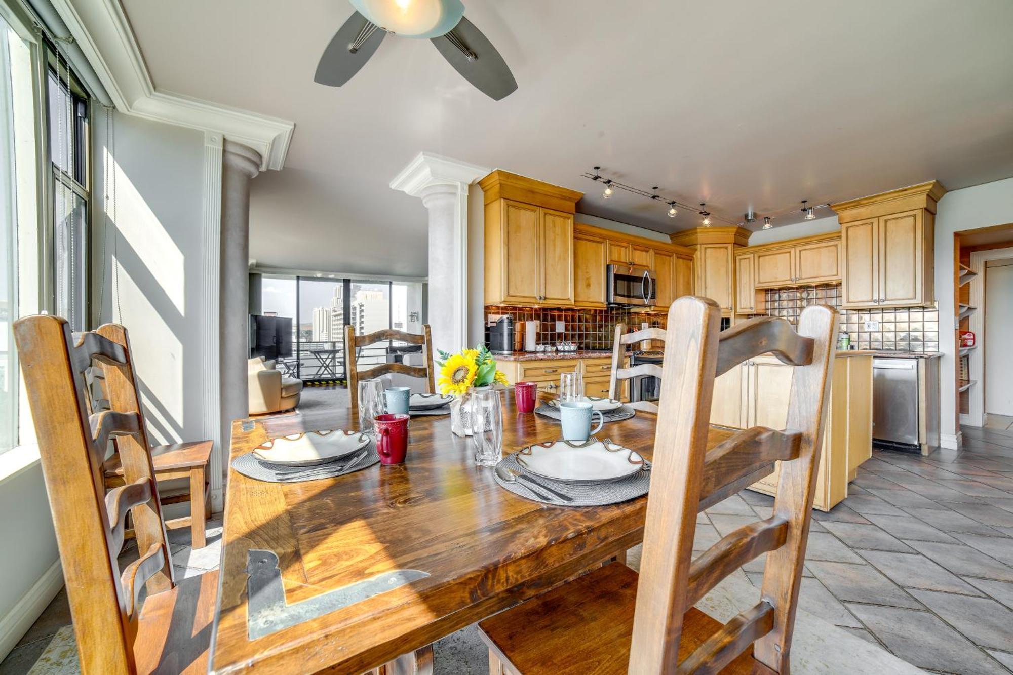 Apartment Downtown Penthouse With Panoramic Views Reno