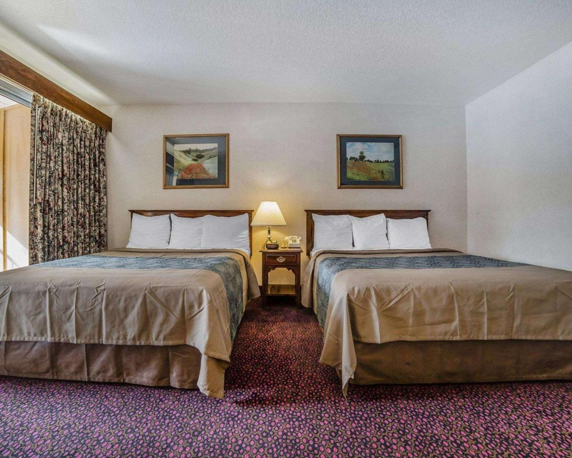 Lodge Econo Near Reno-sparks Convention Center *