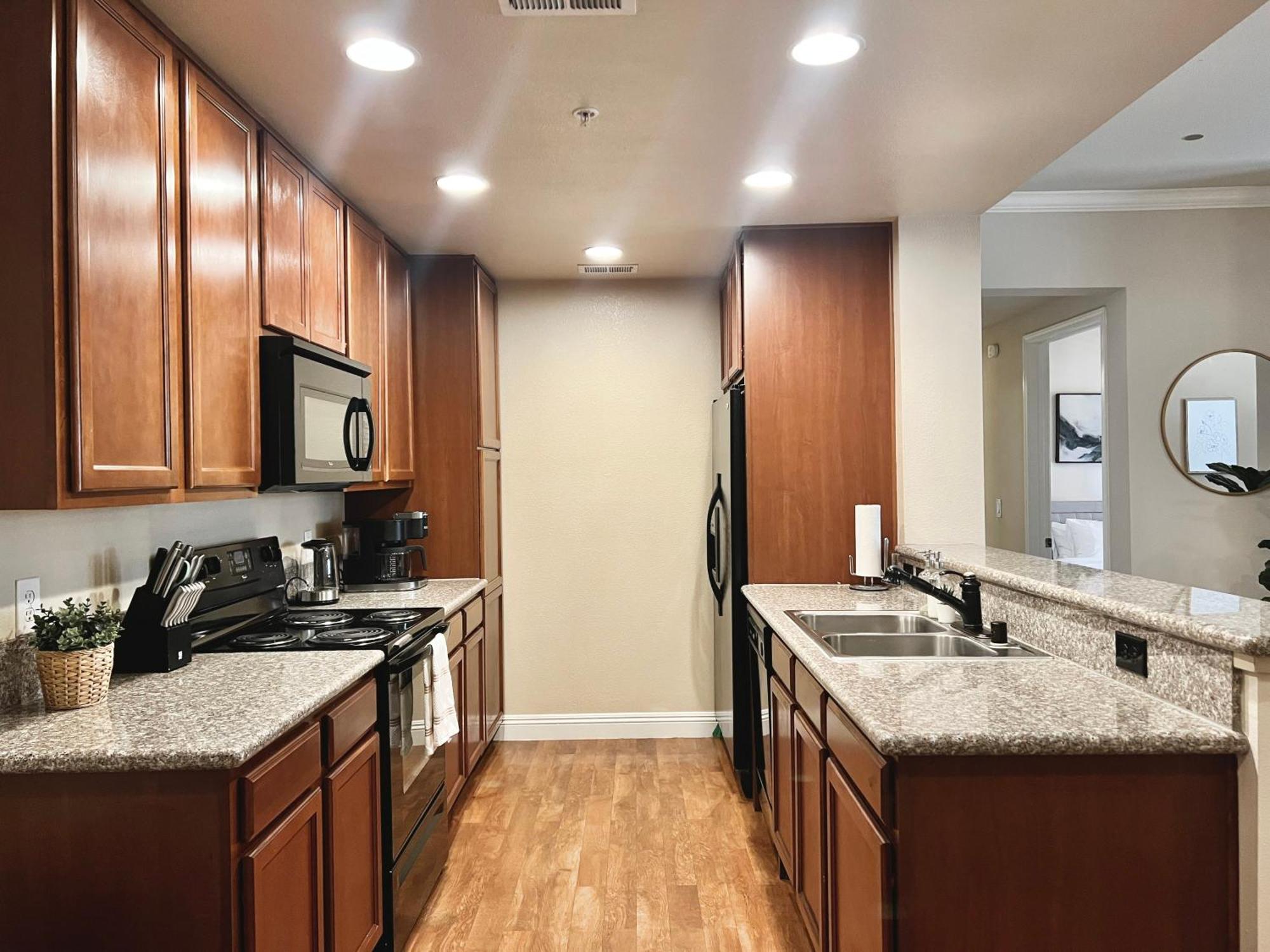 Relaxing 2-br With Pool Hot Tub Gym And Basketball Court Access * Reno