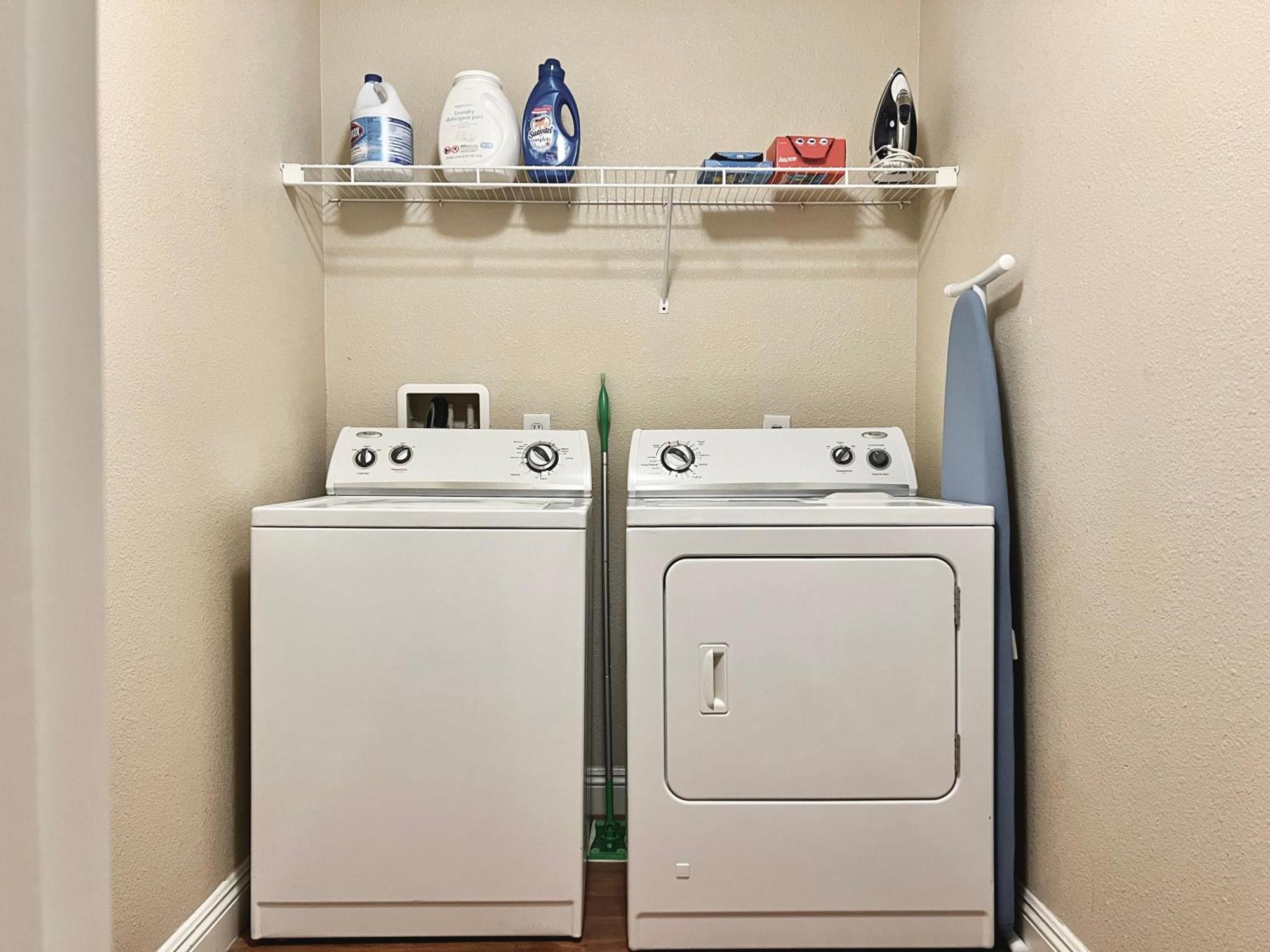 Apartment Relaxing 2-br With Pool Hot Tub Gym And Basketball Court Access