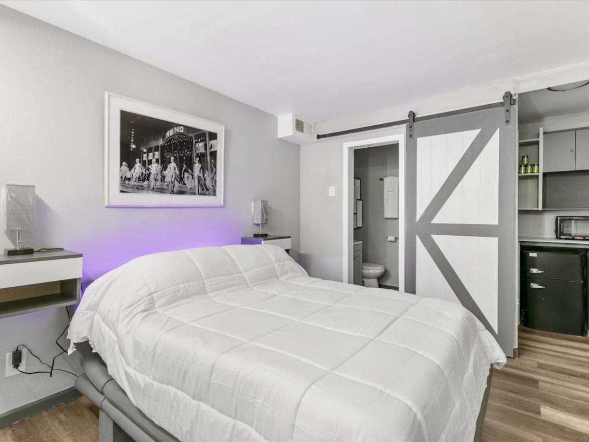 Apartment Charming Retro Reno