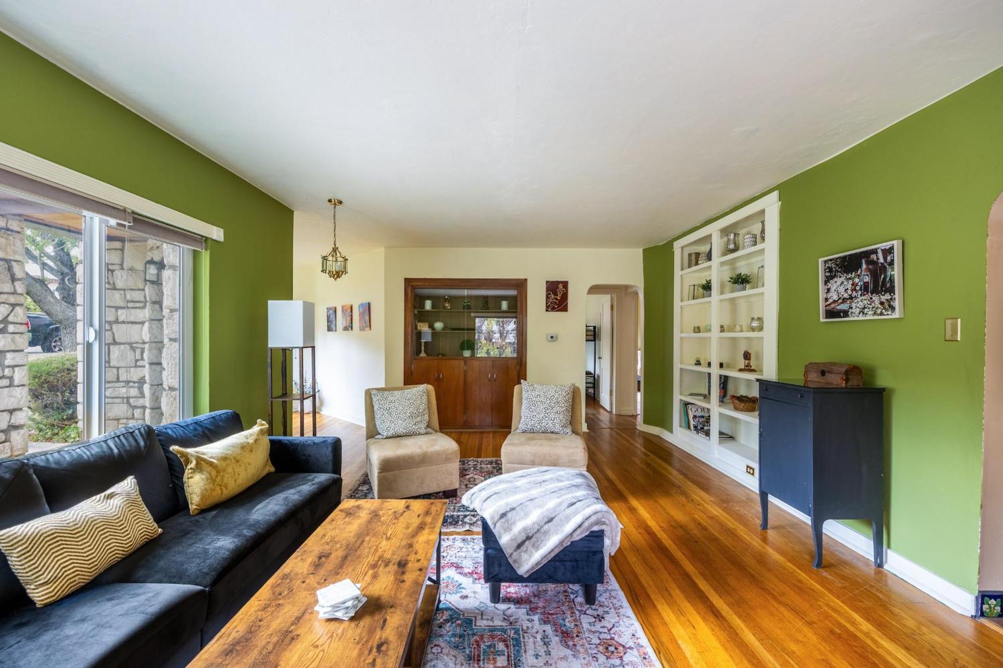 Holiday home Cozy 2br Near Unr With Large Deck & Parking Reno