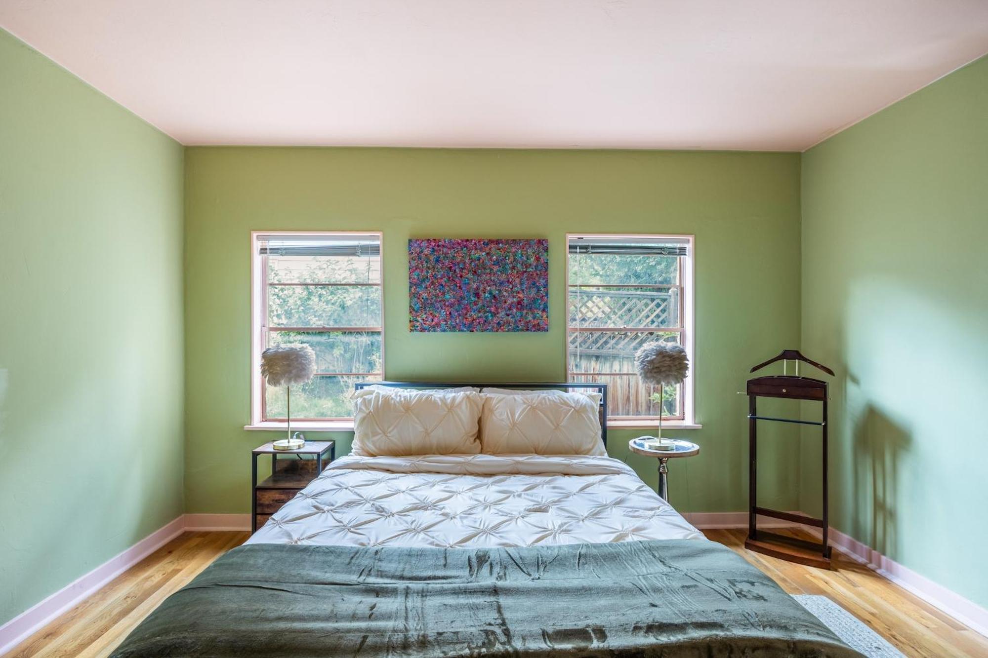 Cozy 2br Near Unr With Large Deck & Parking * Reno