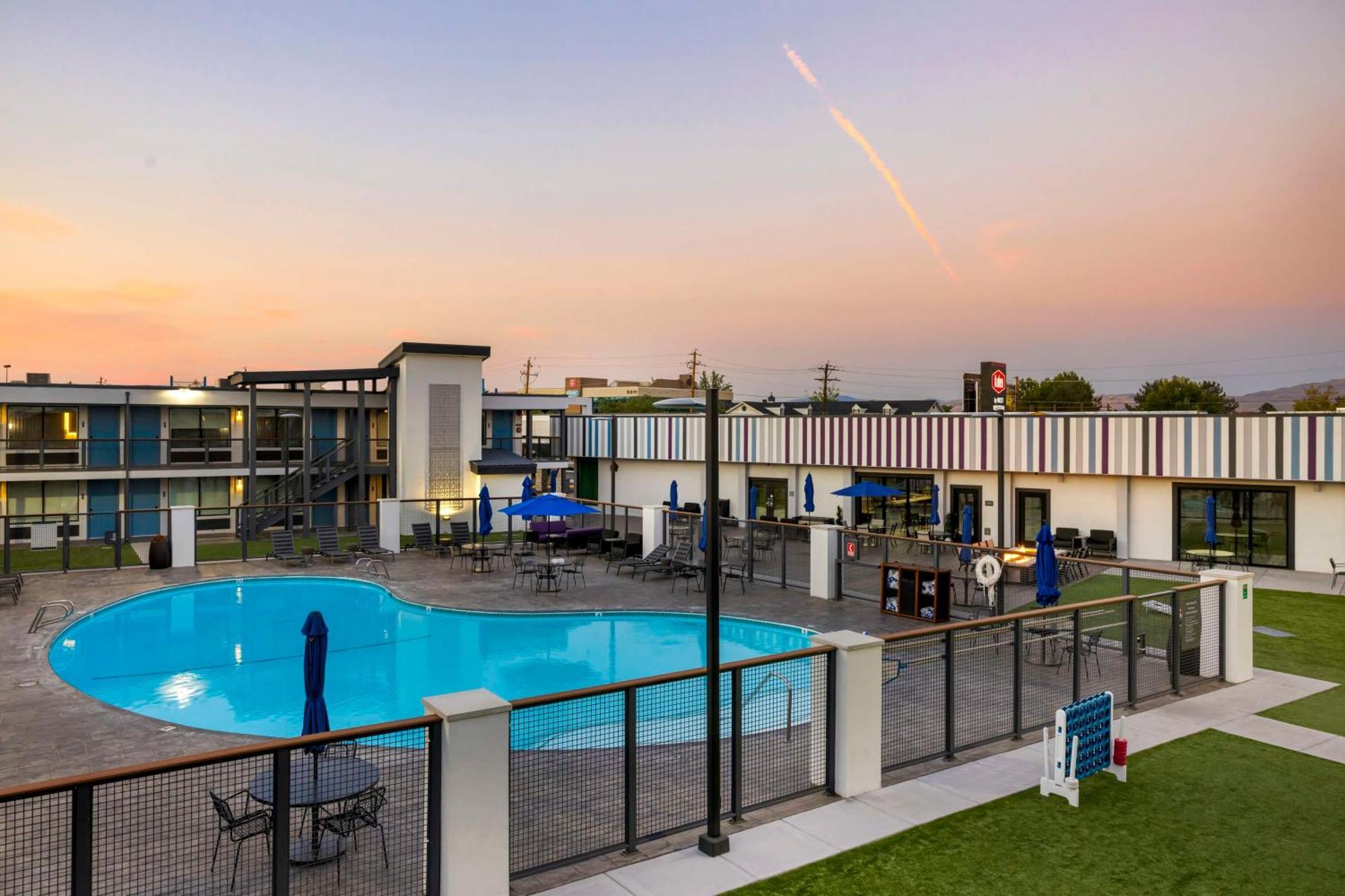 Hotel Aiden By Western South Reno