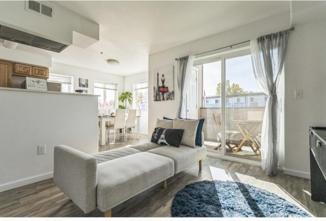 Modern Getaway In The Heart Of *