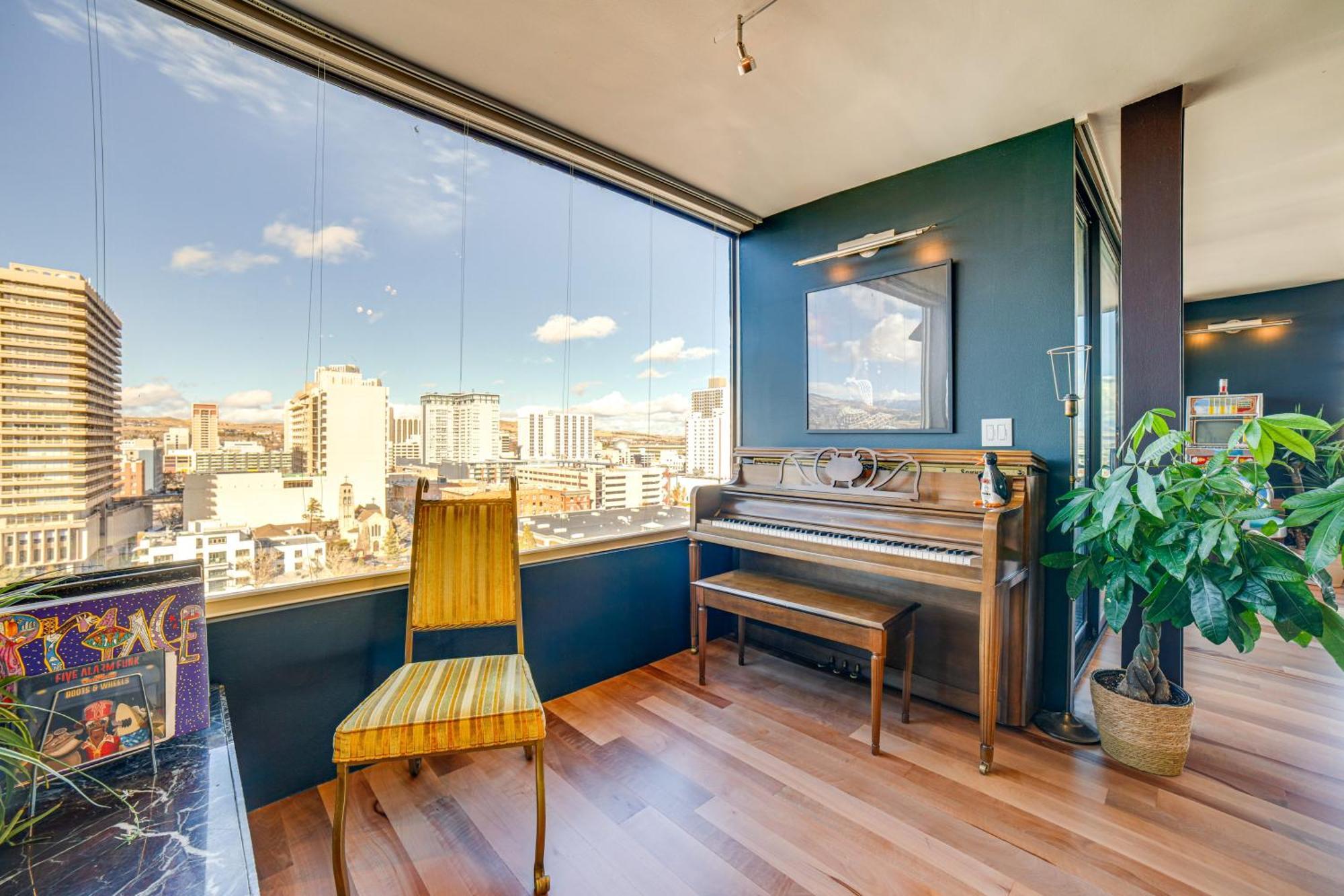 Luxe Dtwn Penthouse About 3 Mi To Casinos! Reno