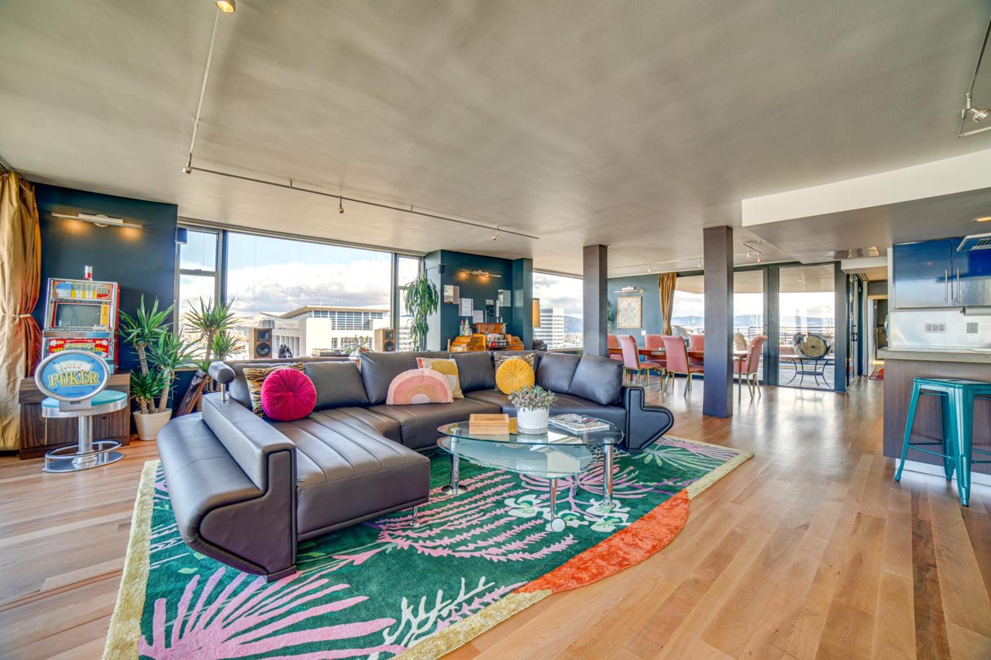 Apartment Luxe Dtwn Penthouse About 3 Mi To Casinos!