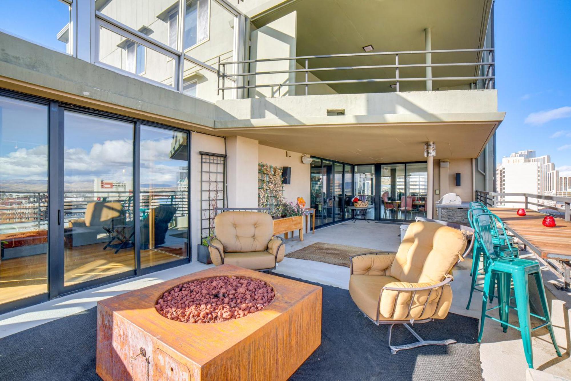Luxe Dtwn Penthouse About 3 Mi To Casinos! *