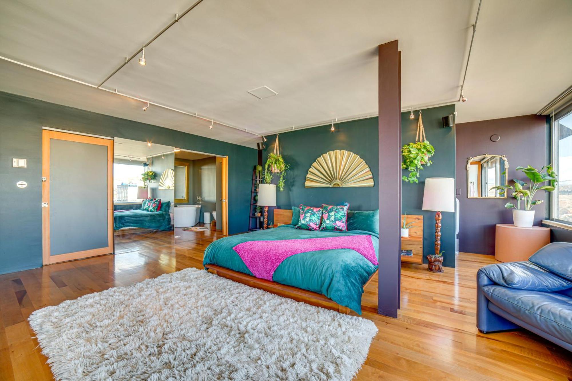 Luxe Dtwn Penthouse About 3 Mi To Casinos! * Reno
