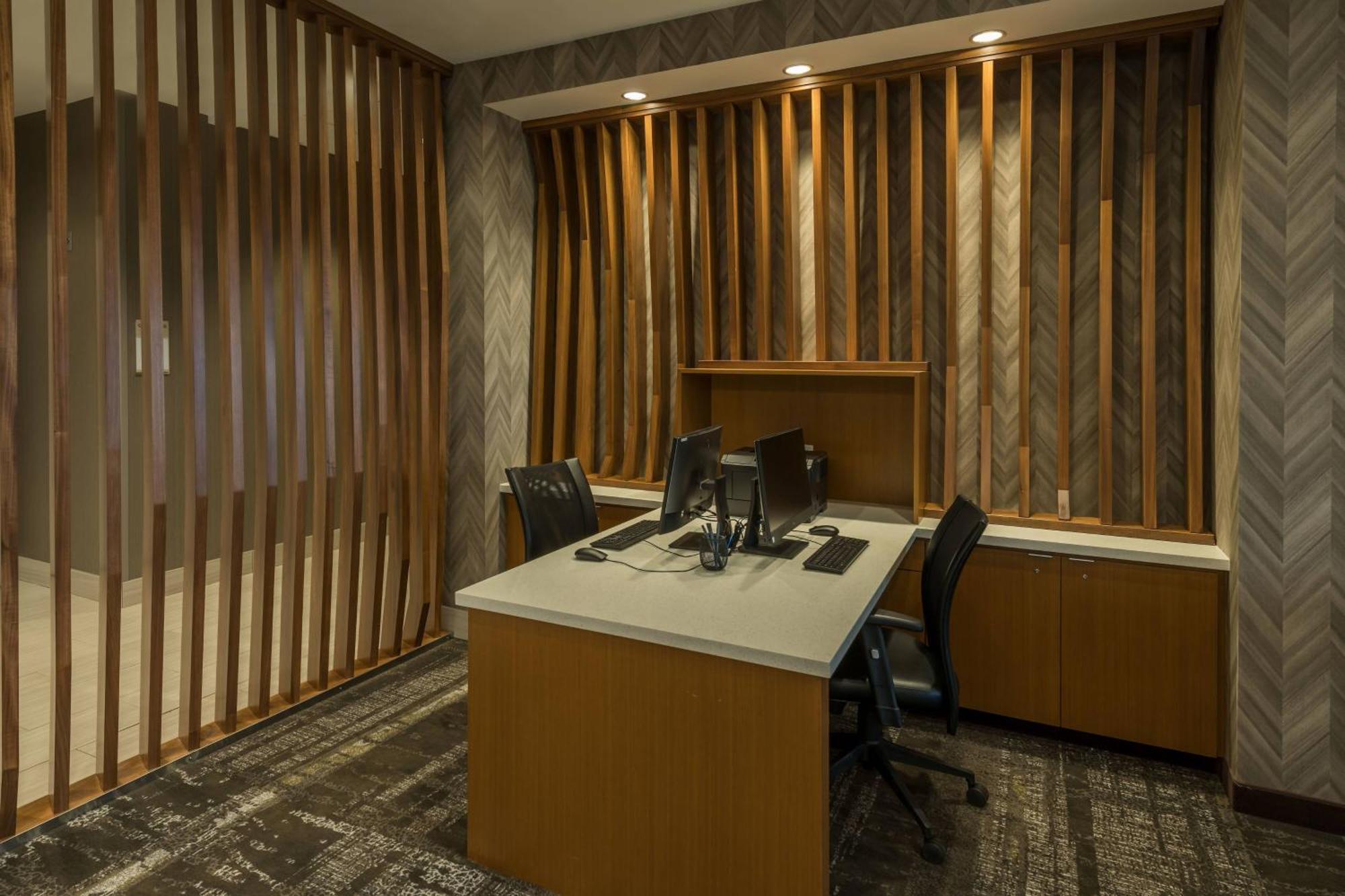 Hotel Springhill By Marriott