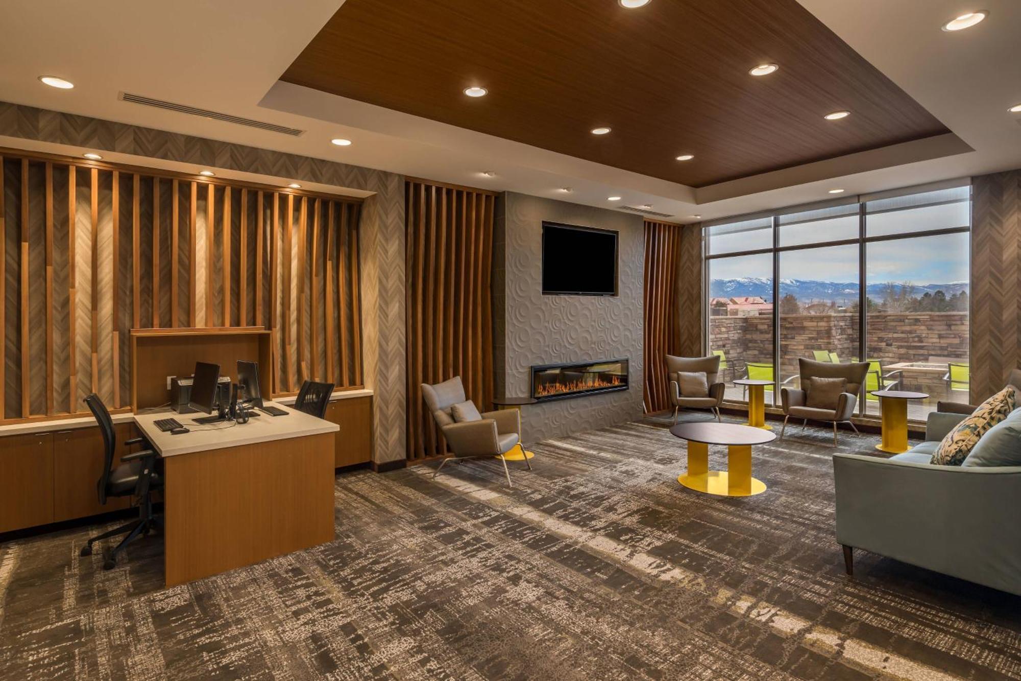 Hotel Springhill By Marriott 3*