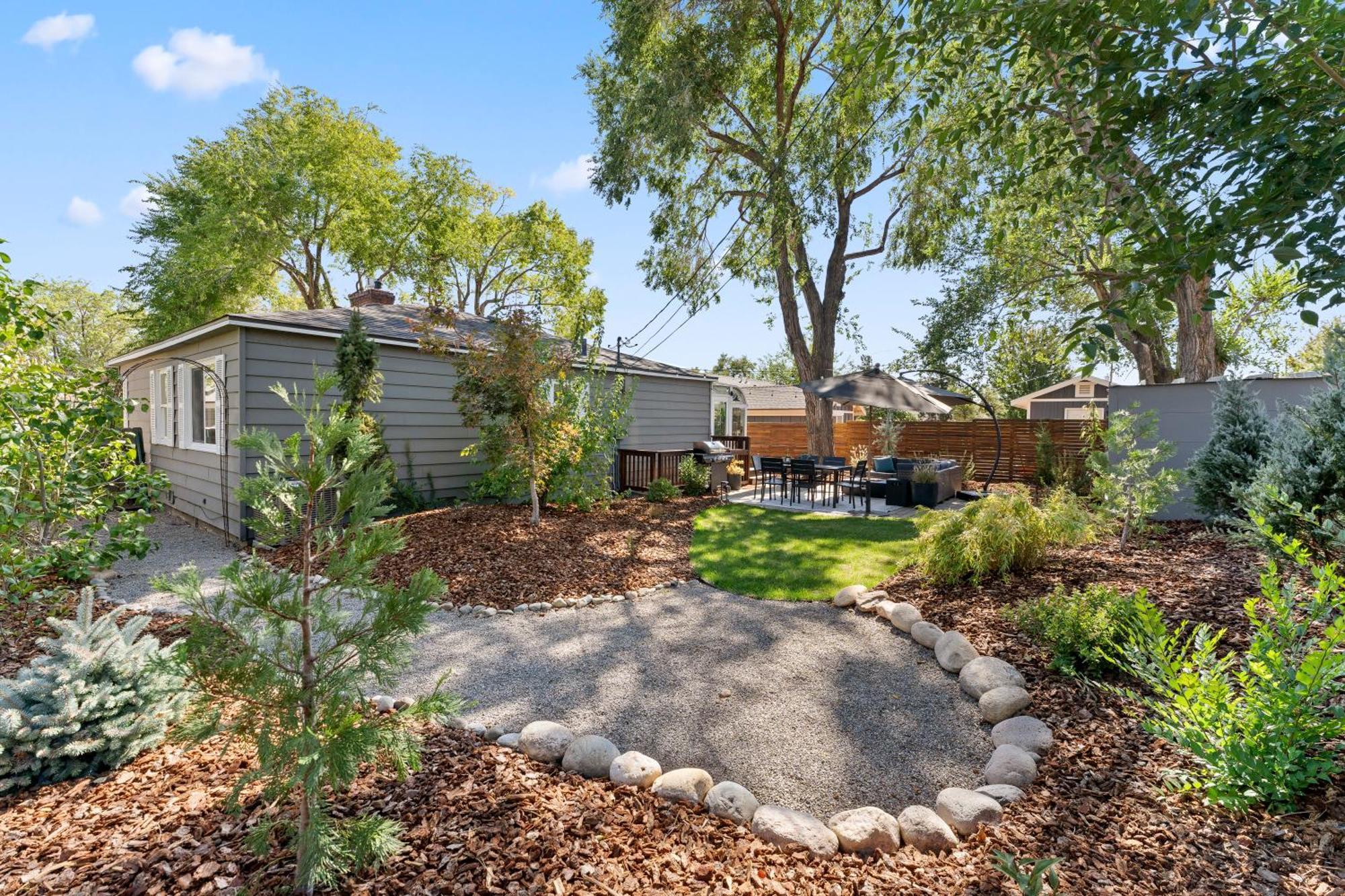 New! Family & Business Hub- Fire Pit Bbq Holiday home Reno