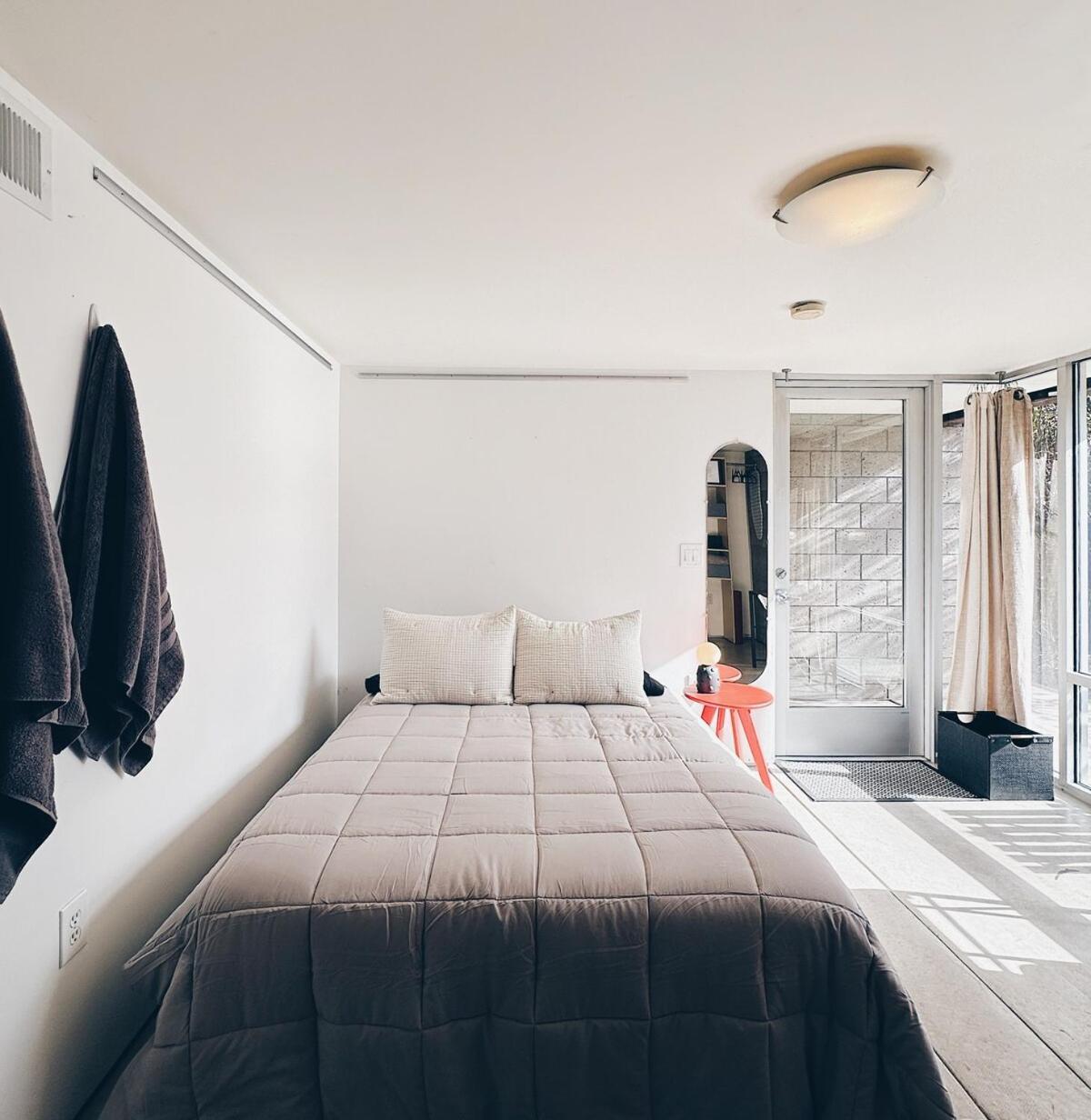 Chic Modern 1br 1ba Apartment Reno