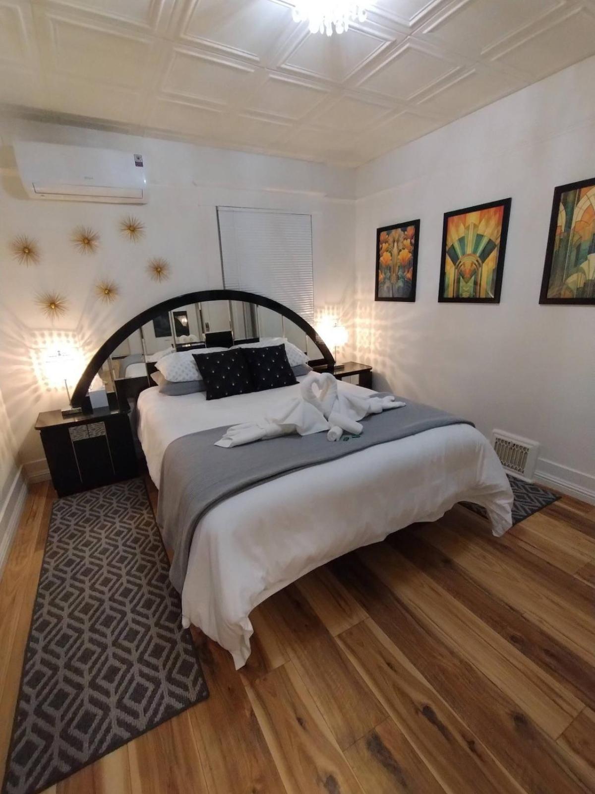 Midtown Art Deco Guest house *