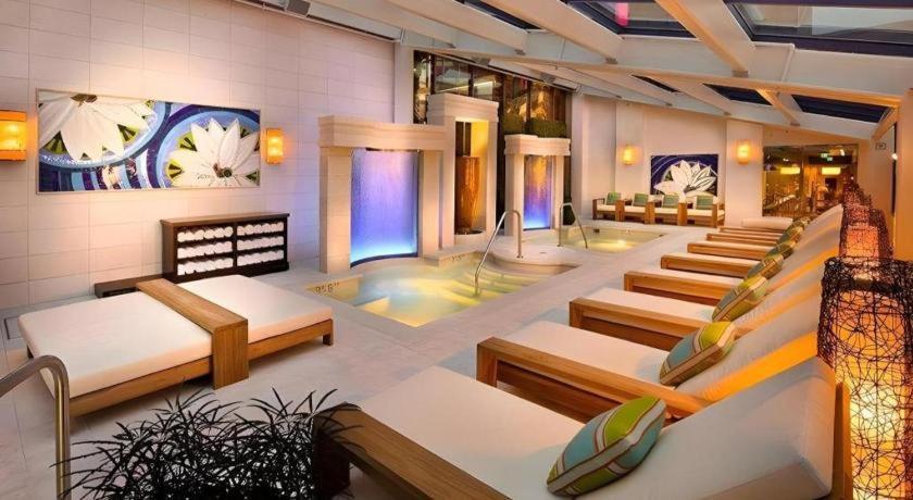 Atlantis Casino 4*