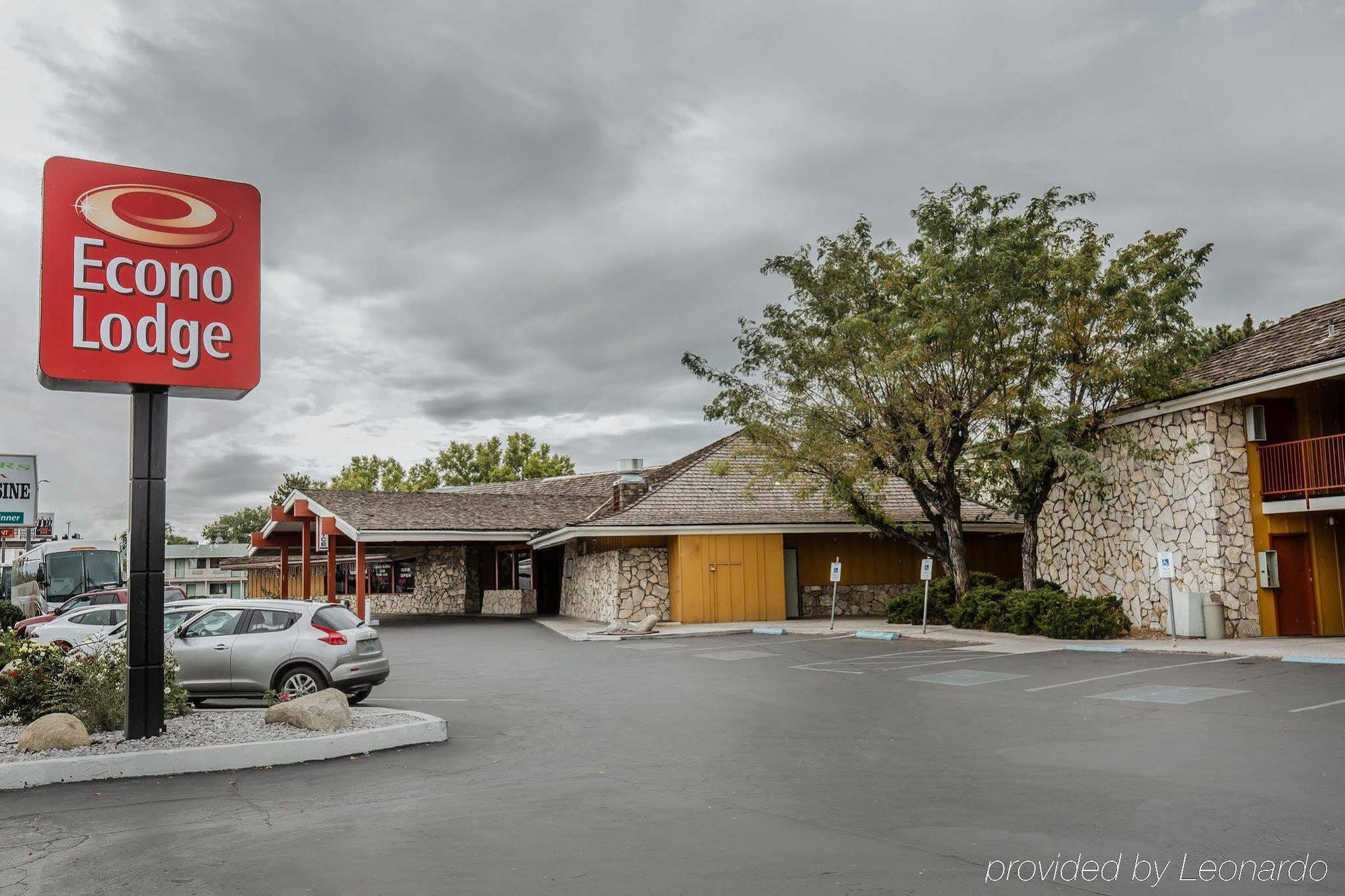 Lodge Econo Near Reno-sparks Convention Center *